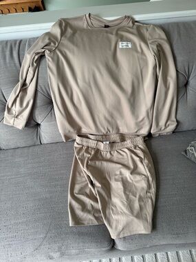 SHEIN Taupe Crewneck Top with Patch Detail